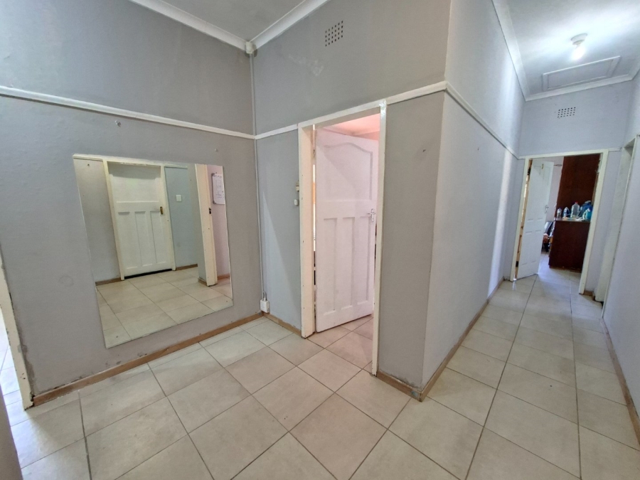 6 Bedroom Property for Sale in Park West Free State